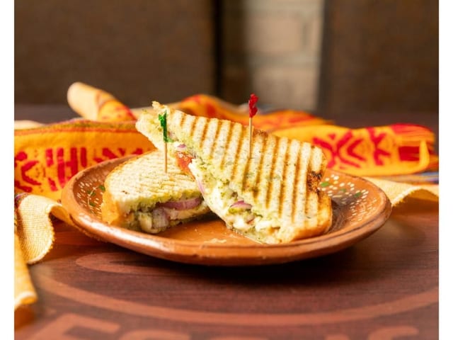 #8 Mozy Melt (Veggie Sandwich).